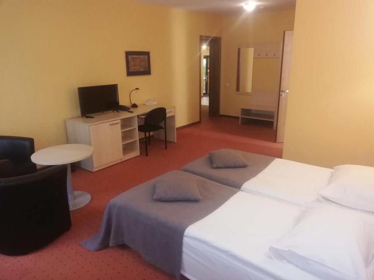 Hotel Senas Namas Алитус Экстерьер фото